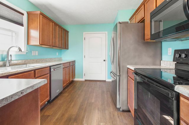 135 Travis Street, Hollister, MO 65672