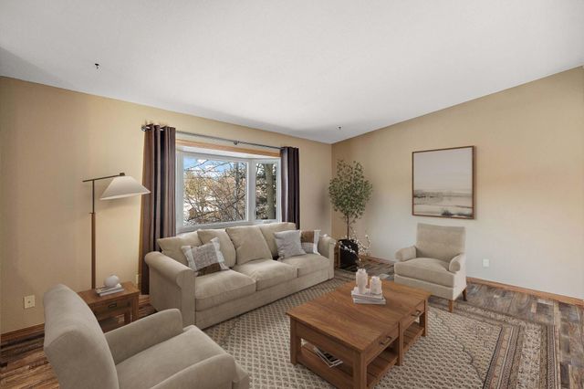 402 25th Street SW, Rochester, MN 55902