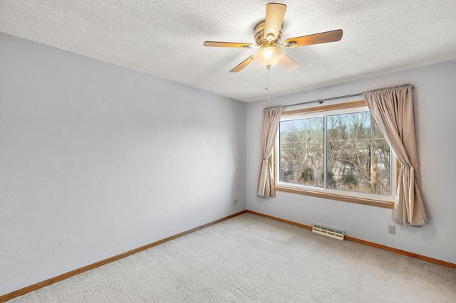 402 25th Street SW, Rochester, MN 55902