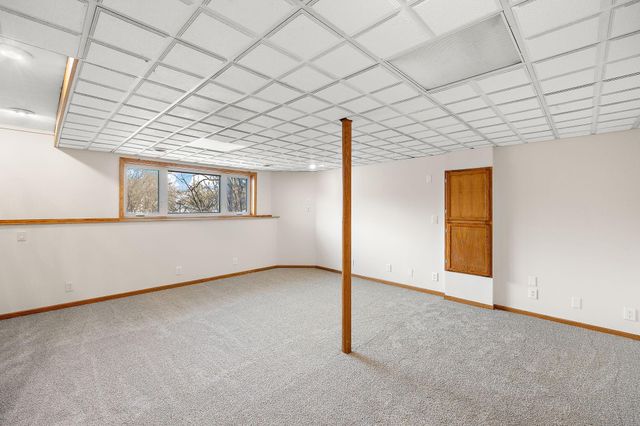 402 25th Street SW, Rochester, MN 55902