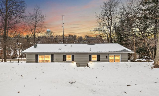 402 25th Street SW, Rochester, MN 55902