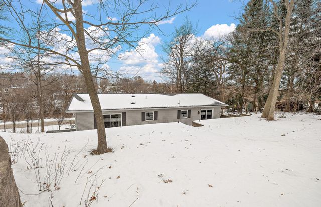 402 25th Street SW, Rochester, MN 55902