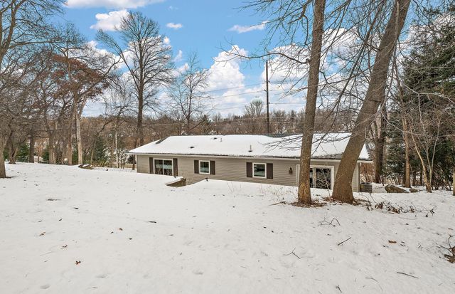 402 25th Street SW, Rochester, MN 55902