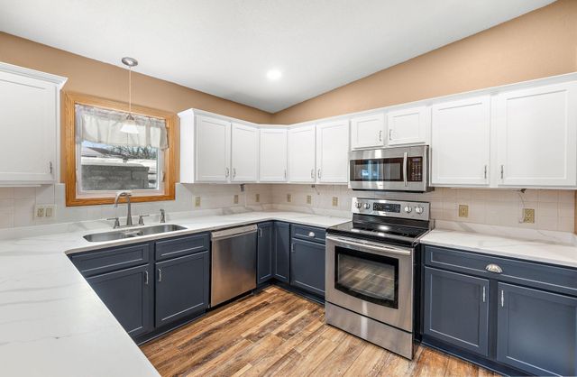 402 25th Street SW, Rochester, MN 55902