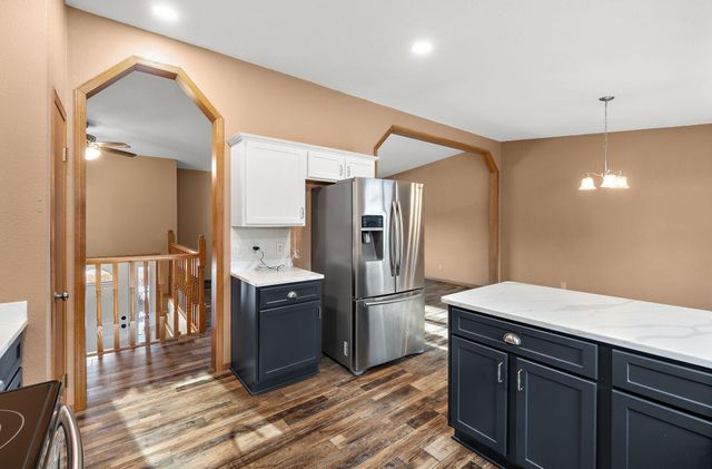 402 25th Street SW, Rochester, MN 55902