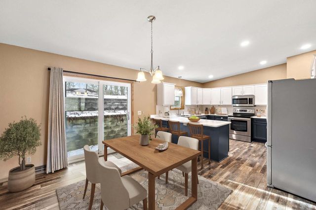 402 25th Street SW, Rochester, MN 55902