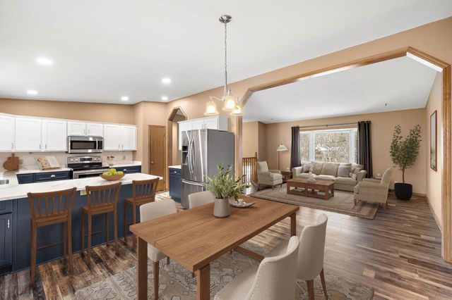 402 25th Street SW, Rochester, MN 55902