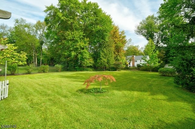34 BERKSHIRE DRIVE, Berkeley Heights Twp., NJ 07922