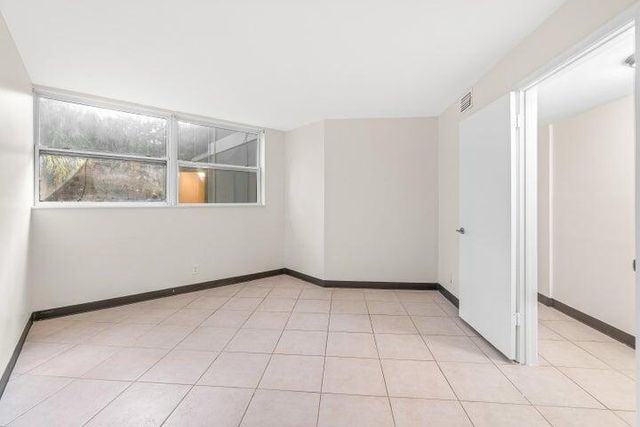 1880 N Congress Avenue 104, West Palm Beach, FL 33401