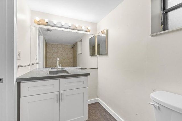 1880 N Congress Avenue 104, West Palm Beach, FL 33401