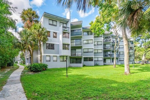 1880 N Congress Avenue 104, West Palm Beach, FL 33401