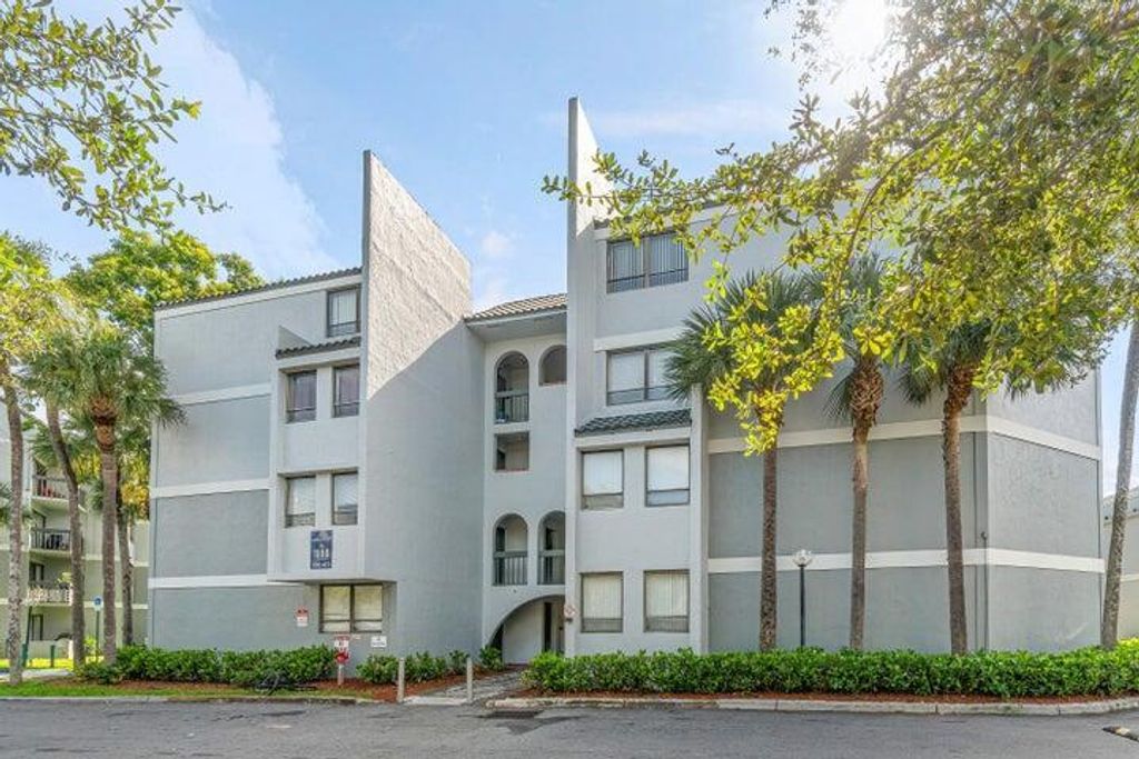1880 N Congress Avenue 104, West Palm Beach, FL 33401