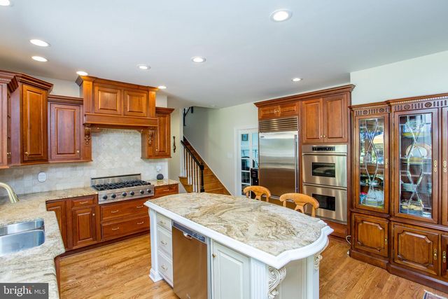 5584 LOWER MOUNTAIN RD, New Hope, PA 18938