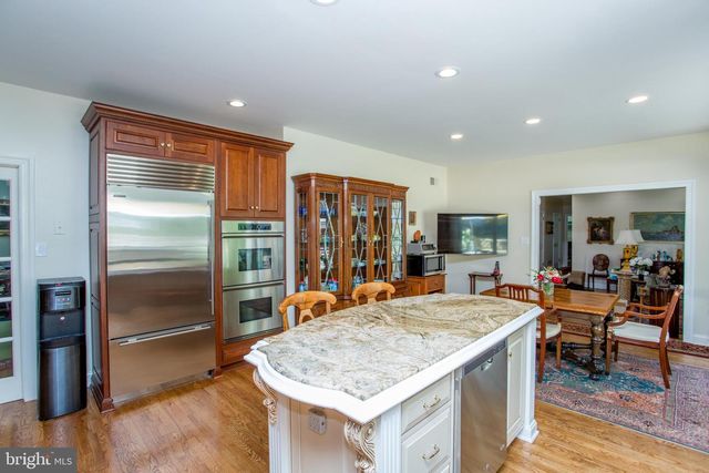 5584 LOWER MOUNTAIN RD, New Hope, PA 18938
