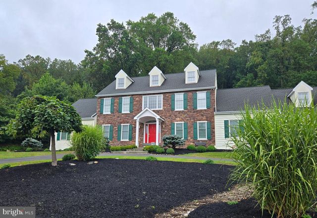 5584 LOWER MOUNTAIN RD, New Hope, PA 18938
