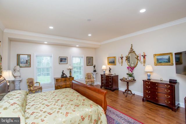 5584 LOWER MOUNTAIN RD, New Hope, PA 18938