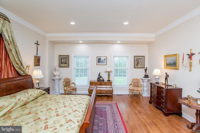 5584 LOWER MOUNTAIN RD, New Hope, PA 18938