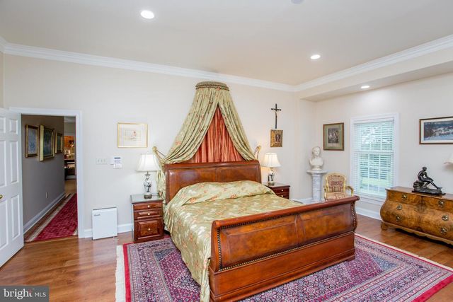 5584 LOWER MOUNTAIN RD, New Hope, PA 18938