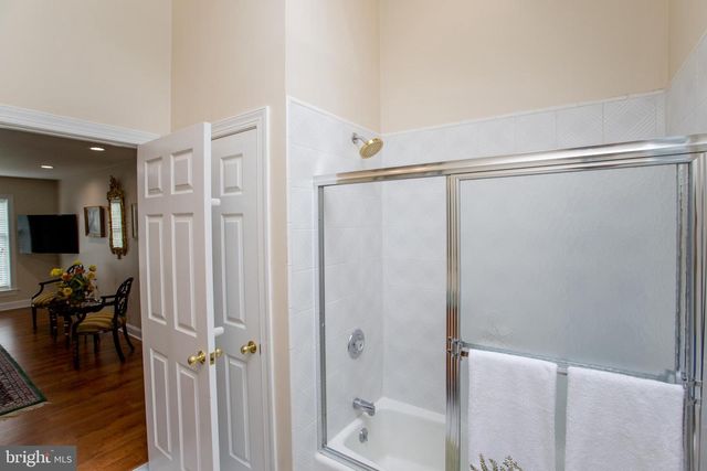 5584 LOWER MOUNTAIN RD, New Hope, PA 18938