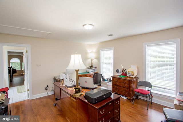 5584 LOWER MOUNTAIN RD, New Hope, PA 18938