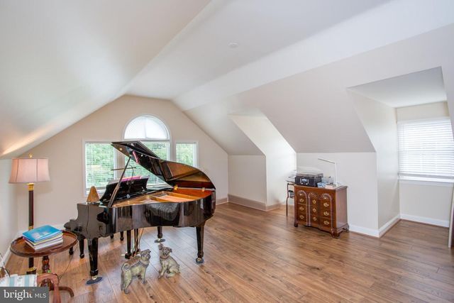 5584 LOWER MOUNTAIN RD, New Hope, PA 18938