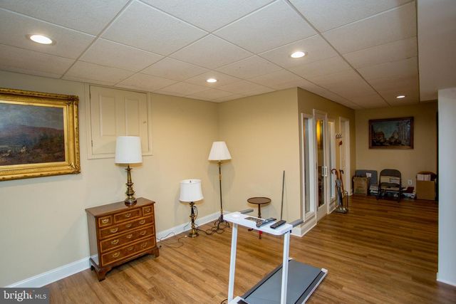 5584 LOWER MOUNTAIN RD, New Hope, PA 18938