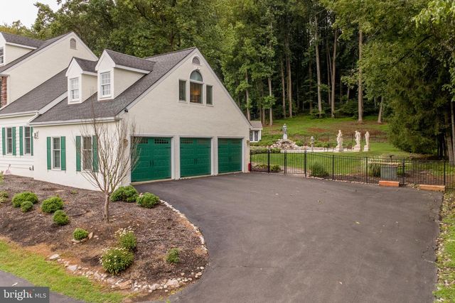 5584 LOWER MOUNTAIN RD, New Hope, PA 18938