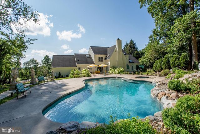 5584 LOWER MOUNTAIN RD, New Hope, PA 18938