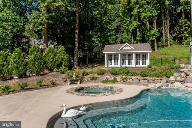 5584 LOWER MOUNTAIN RD, New Hope, PA 18938