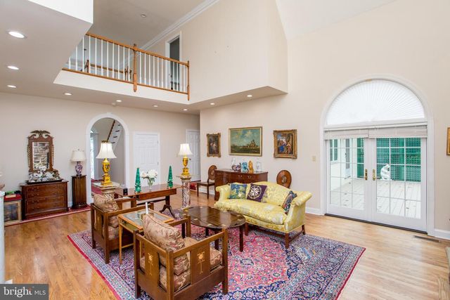 5584 LOWER MOUNTAIN RD, New Hope, PA 18938