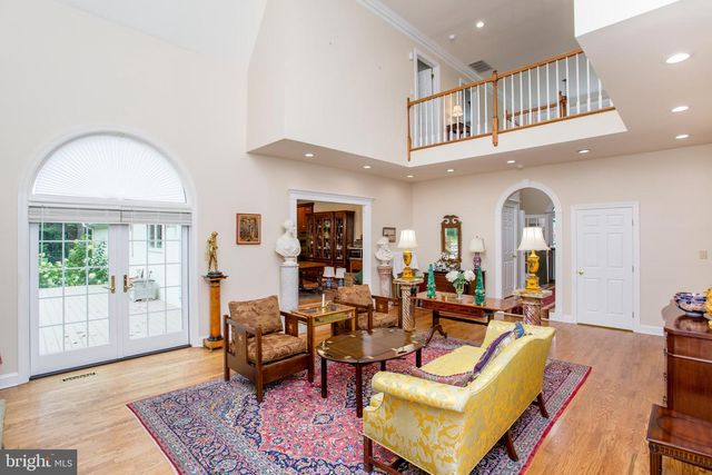 5584 LOWER MOUNTAIN RD, New Hope, PA 18938