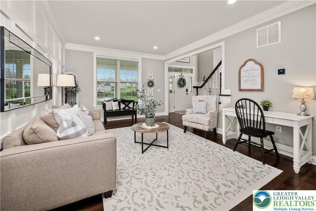 6215 Fox Glove Lane, Upper Saucon Twp, PA 18034