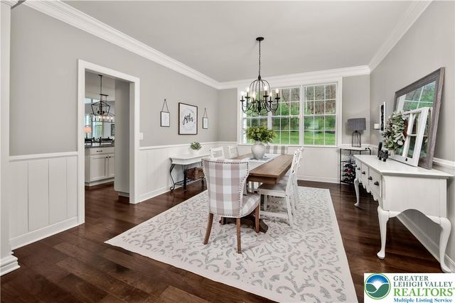 6215 Fox Glove Lane, Upper Saucon Twp, PA 18034