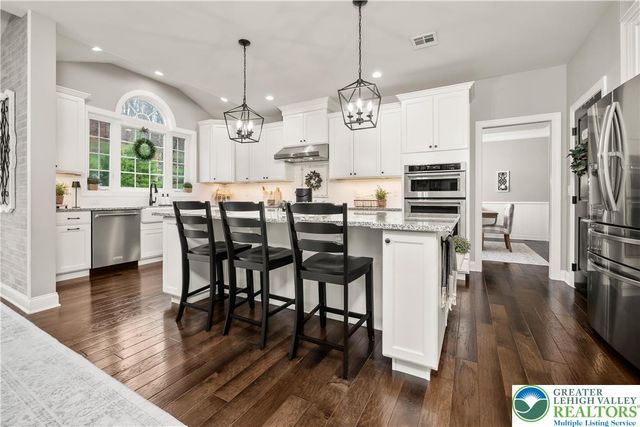 6215 Fox Glove Lane, Upper Saucon Twp, PA 18034