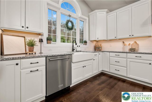 6215 Fox Glove Lane, Upper Saucon Twp, PA 18034