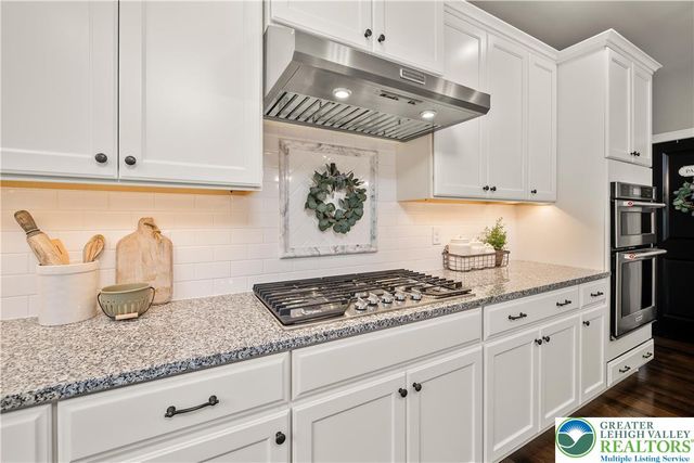 6215 Fox Glove Lane, Upper Saucon Twp, PA 18034