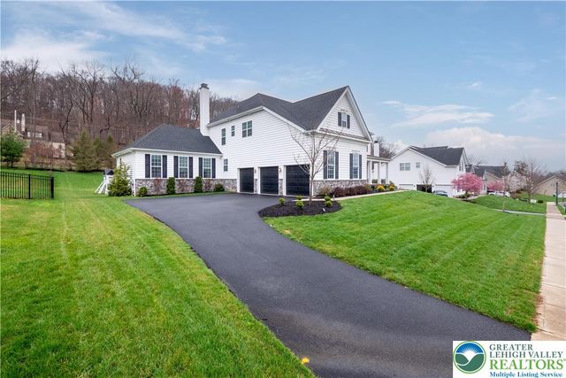 6215 Fox Glove Lane, Upper Saucon Twp, PA 18034