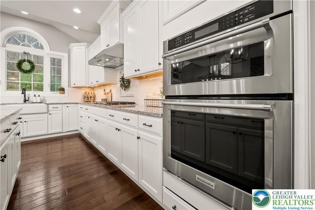 6215 Fox Glove Lane, Upper Saucon Twp, PA 18034