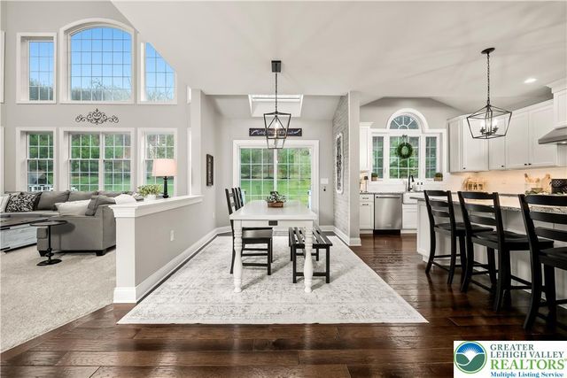 6215 Fox Glove Lane, Upper Saucon Twp, PA 18034