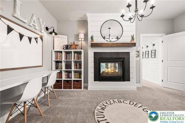 6215 Fox Glove Lane, Upper Saucon Twp, PA 18034