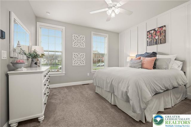 6215 Fox Glove Lane, Upper Saucon Twp, PA 18034
