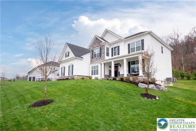 6215 Fox Glove Lane, Upper Saucon Twp, PA 18034