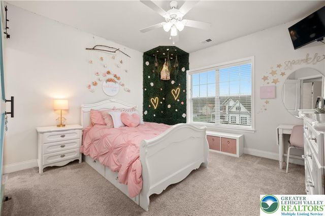 6215 Fox Glove Lane, Upper Saucon Twp, PA 18034