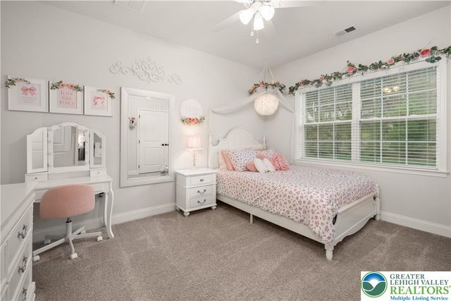 6215 Fox Glove Lane, Upper Saucon Twp, PA 18034