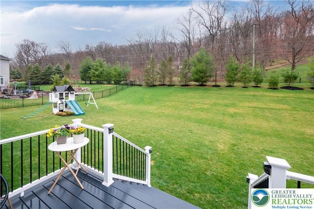 6215 Fox Glove Lane, Upper Saucon Twp, PA 18034