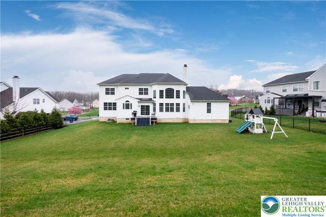 6215 Fox Glove Lane, Upper Saucon Twp, PA 18034