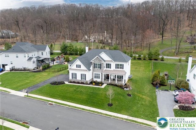 6215 Fox Glove Lane, Upper Saucon Twp, PA 18034