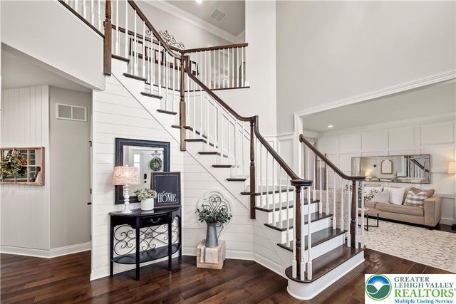 6215 Fox Glove Lane, Upper Saucon Twp, PA 18034