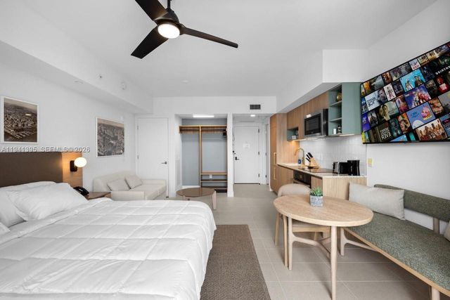 159 NE 6th St 3512, Miami, FL 33132