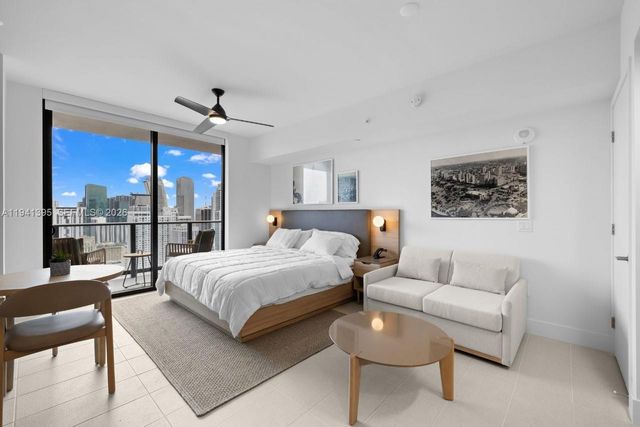 159 NE 6th St 3512, Miami, FL 33132